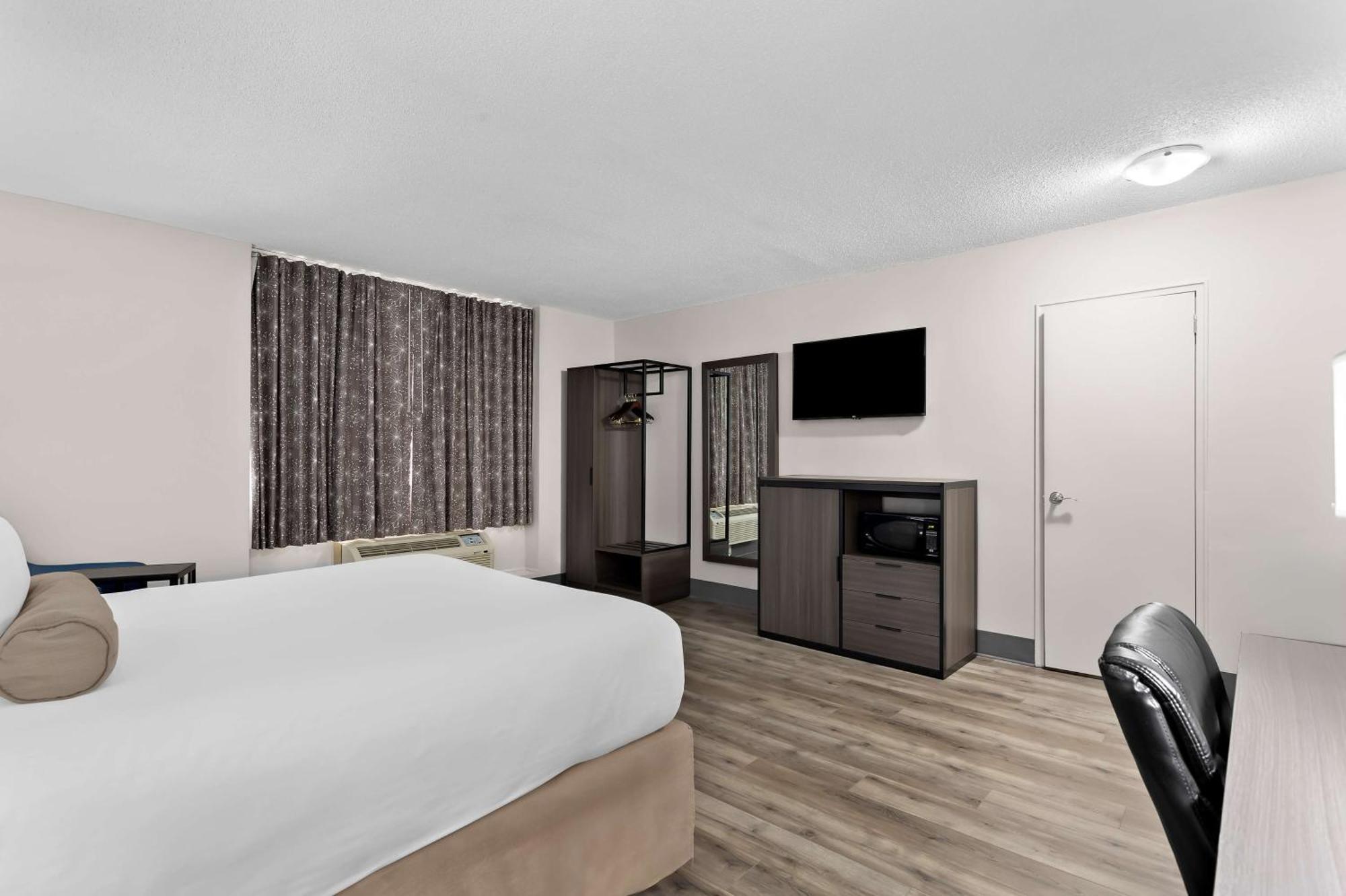 ฮาวเวิร์ด จอห์นสัน พลาซา โฮเต็ล บาย วินด์แฮม วินด์เซอร์ Hotel ภายนอก รูปภาพ